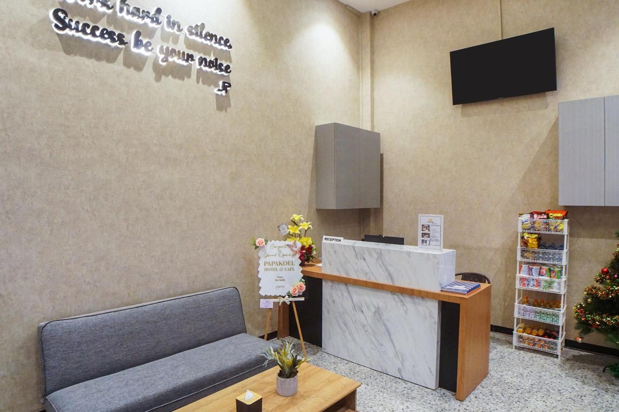 מדאן Super Oyo Capital O 92066 Papakoel Hotel & Cafe מראה חיצוני תמונה